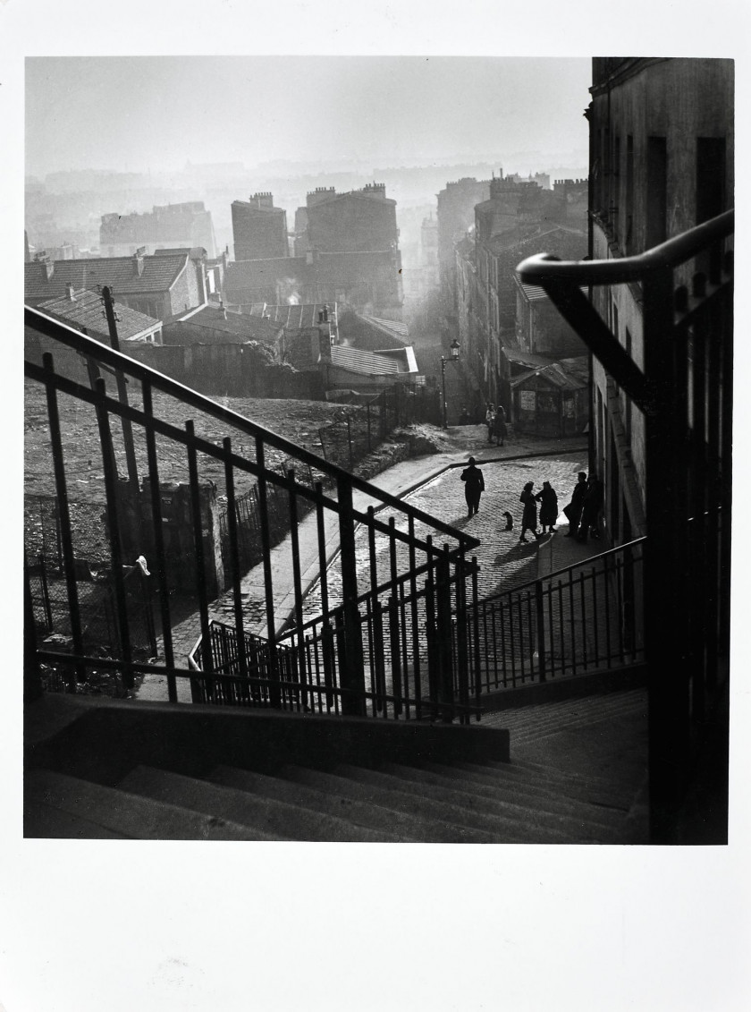 Willy RONIS 1910 - 2009 Portfolio escaliers parisiens - Belleville - Ménilmontant - Rue Vilin, 1947 - Avenue Simon-Bolivar, 1950 - R...