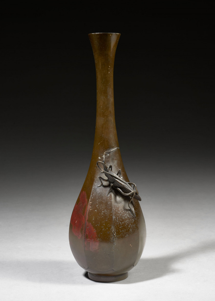 VASE EN BRONZE PATINÉ, Japon, époque Meiji (1868-1912)