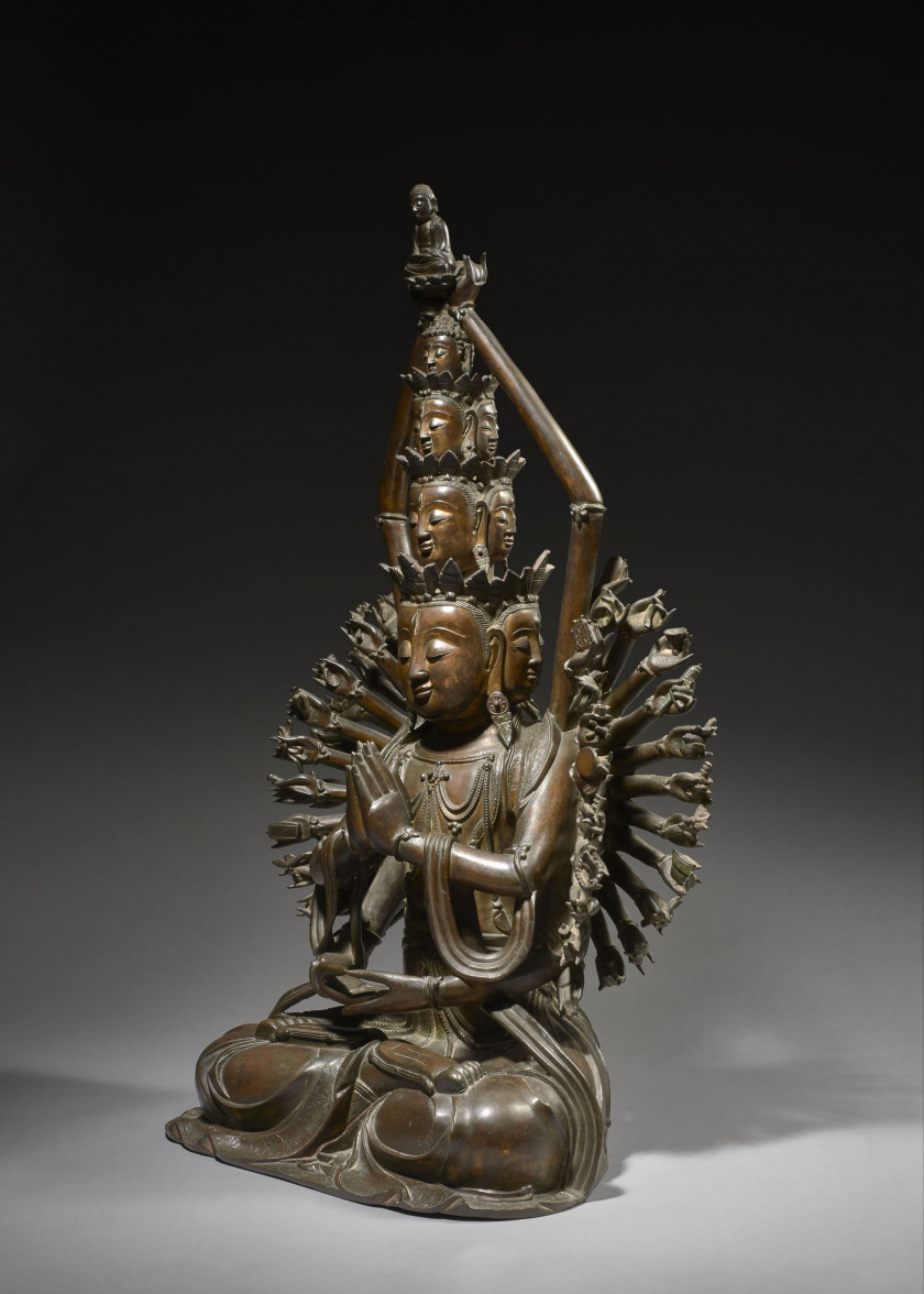 RARE ET IMPORTANTE SCULPTURE D'AVALOKITESVARA EN BRONZE, Chine, dynastie Ming, XVIIe siècle