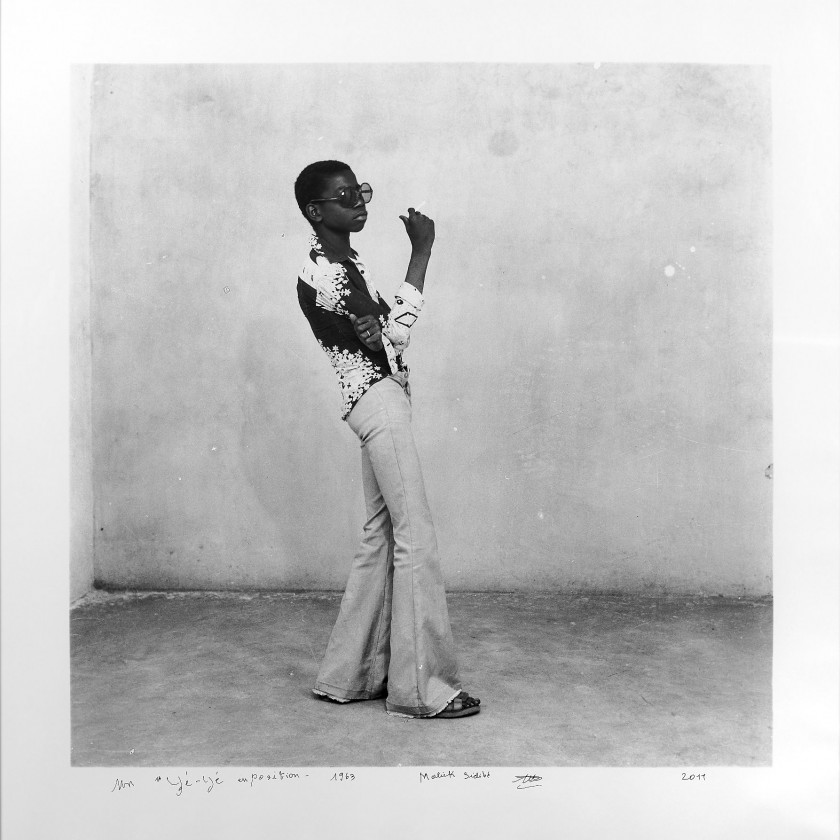 Malick SIDIBÉ 1936-2016 - Mali Un yé-yé en position, 1963, tirage de 2011 Tirage gelatino argentique sur papier baryté