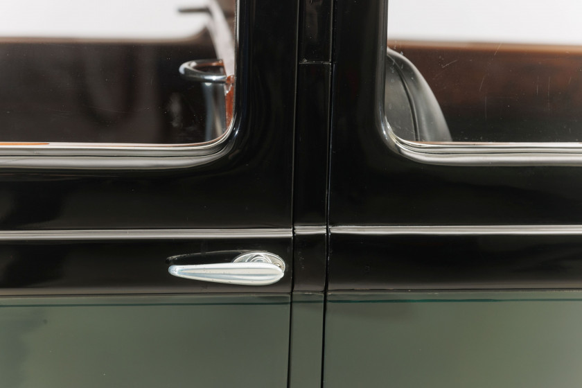 1939 Daimler ELS 24 Limousine avec séparation par Windovers Ltd  No reserve