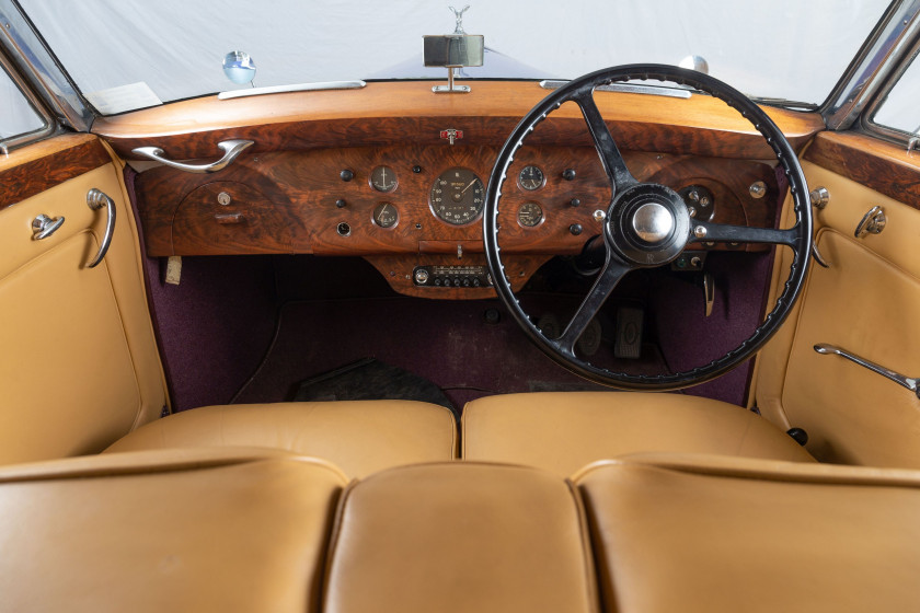 1952 Rolls-Royce Silver Wraith berline avec separation par Freestone & Webb  No reserve