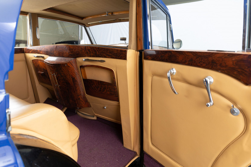 1952 Rolls-Royce Silver Wraith berline avec separation par Freestone & Webb  No reserve