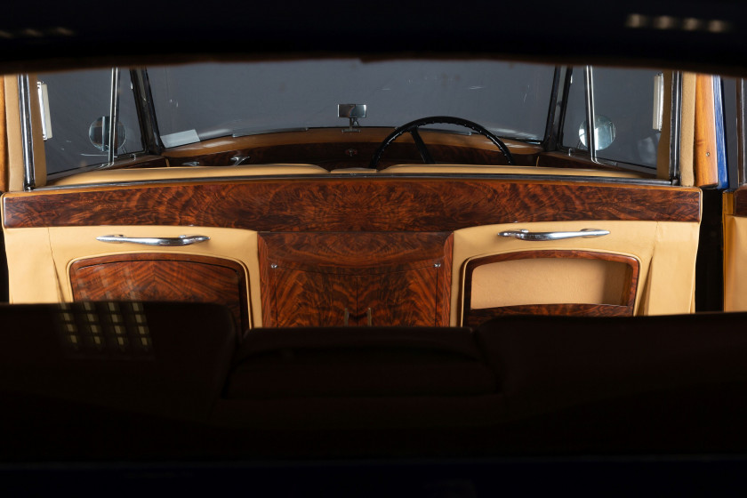 1952 Rolls-Royce Silver Wraith berline avec separation par Freestone & Webb  No reserve