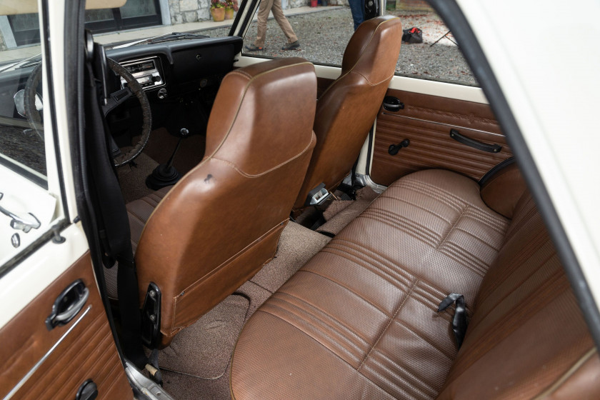 c.1975 Mazda 1000 berline  No reserve