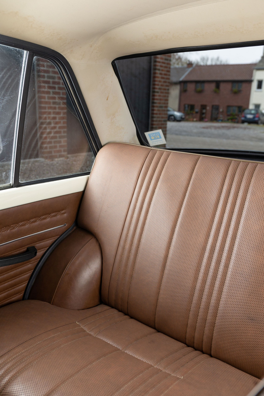 c.1975 Mazda 1000 berline  No reserve