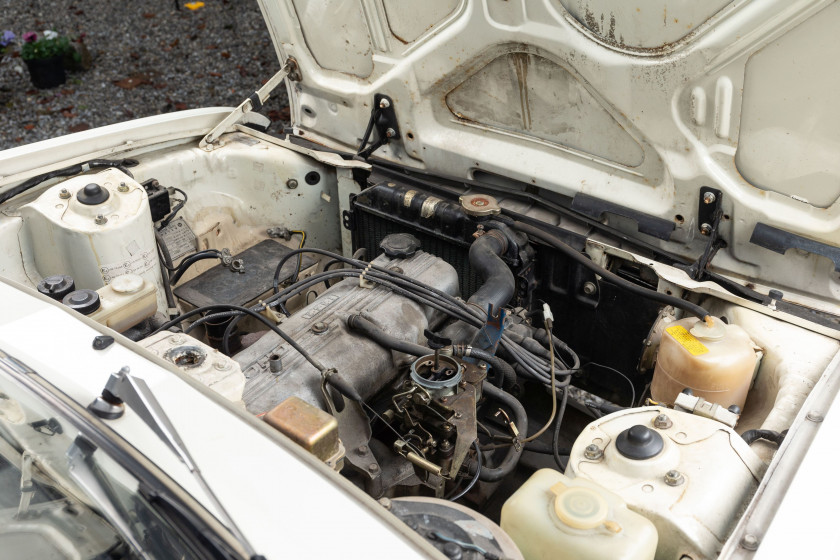 c.1975 Mazda 1000 berline  No reserve