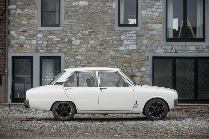 c.1975 Mazda 1000 berline  No reserve