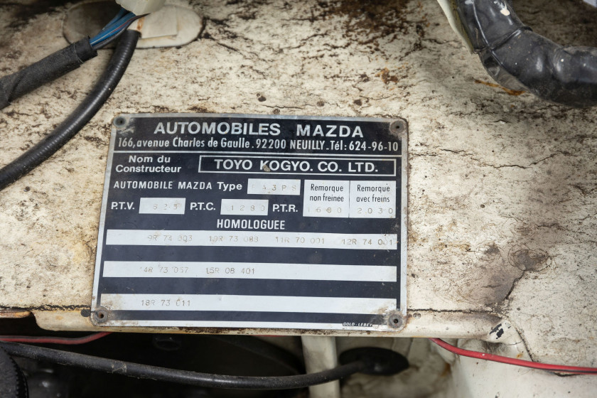 c.1975 Mazda 1000 berline  No reserve