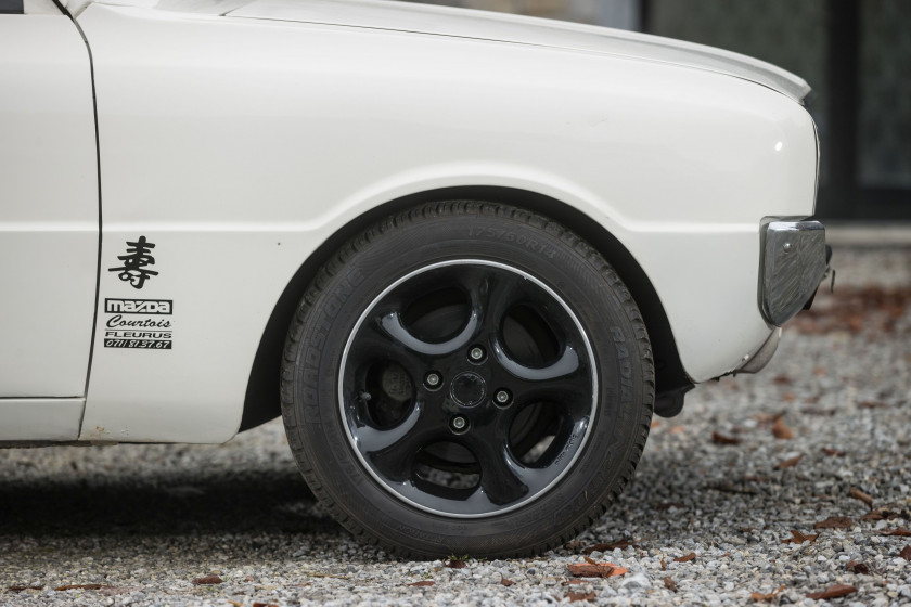 c.1975 Mazda 1000 berline  No reserve