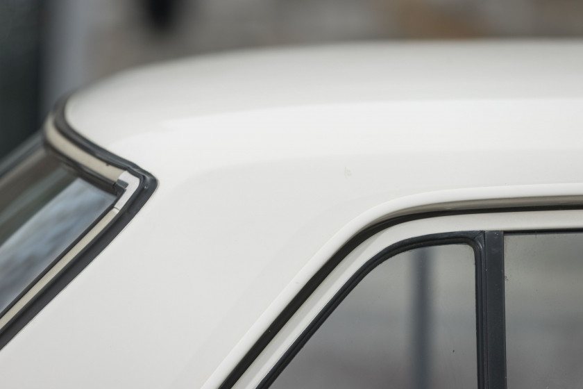 c.1975 Mazda 1000 berline  No reserve