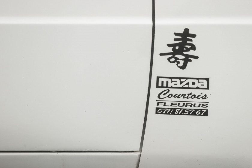 c.1975 Mazda 1000 berline  No reserve