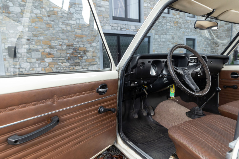 c.1975 Mazda 1000 berline  No reserve