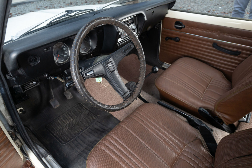 c.1975 Mazda 1000 berline  No reserve