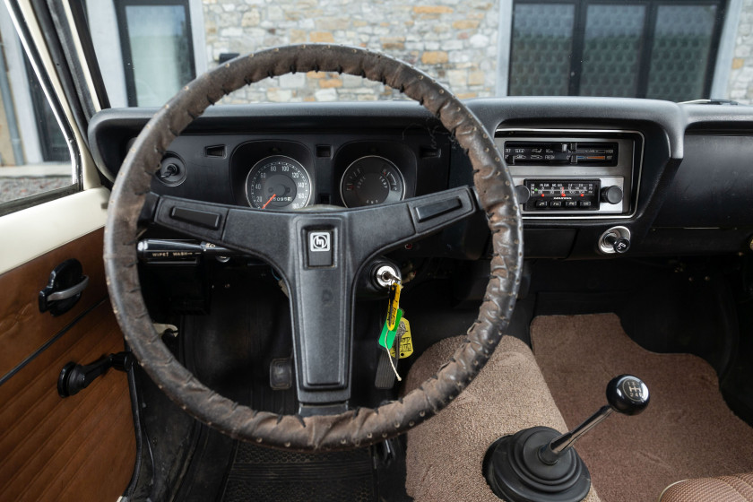 c.1975 Mazda 1000 berline  No reserve