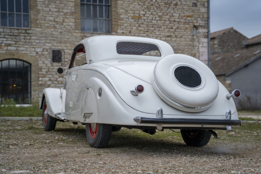1938 Peugeot 402 Éclipse "coupé-cabriolet transformable"