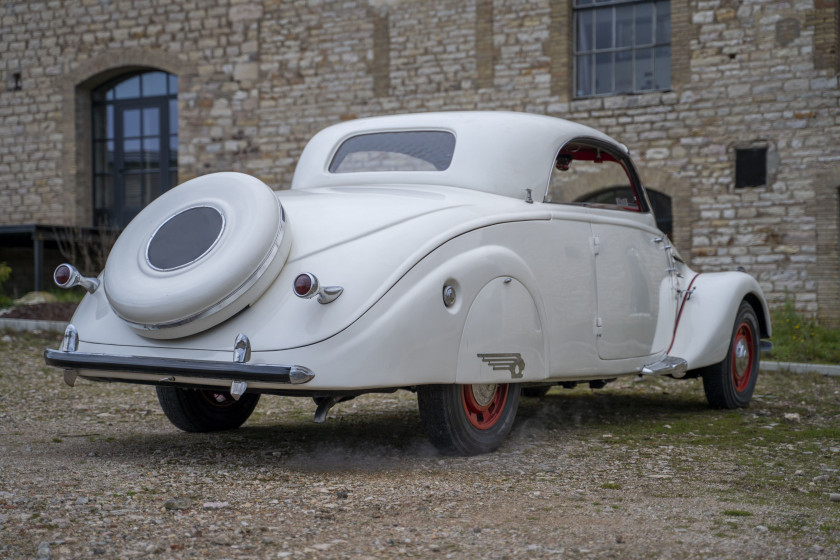 1938 Peugeot 402 Éclipse "coupé-cabriolet transformable"
