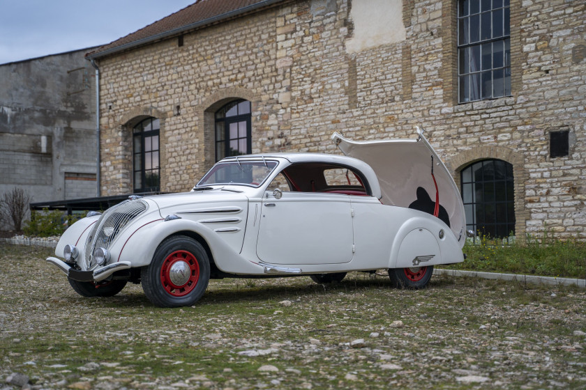 1938 Peugeot 402 Éclipse "coupé-cabriolet transformable"
