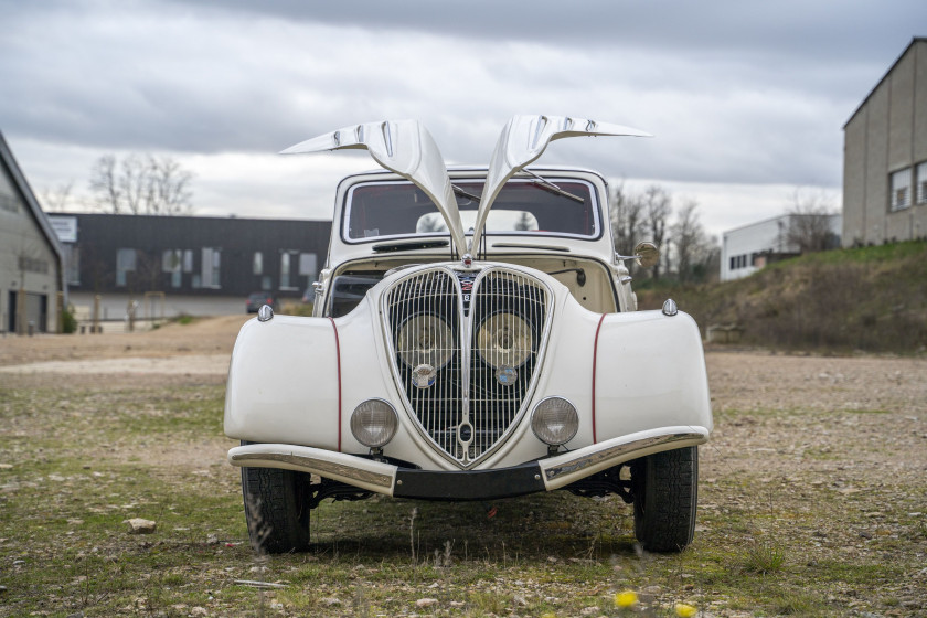 1938 Peugeot 402 Éclipse "coupé-cabriolet transformable"