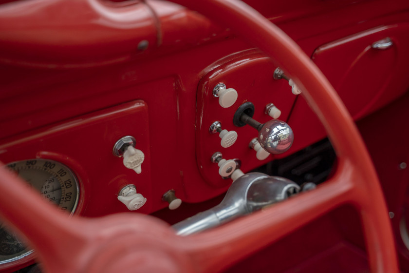 1938 Peugeot 402 Éclipse "coupé-cabriolet transformable"