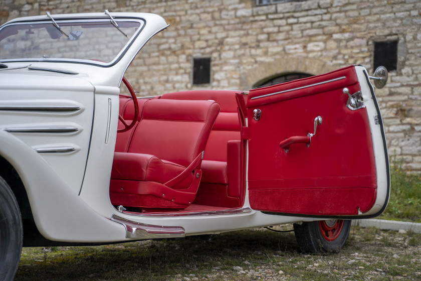 1938 Peugeot 402 Éclipse "coupé-cabriolet transformable"