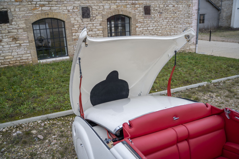 1938 Peugeot 402 Éclipse "coupé-cabriolet transformable"