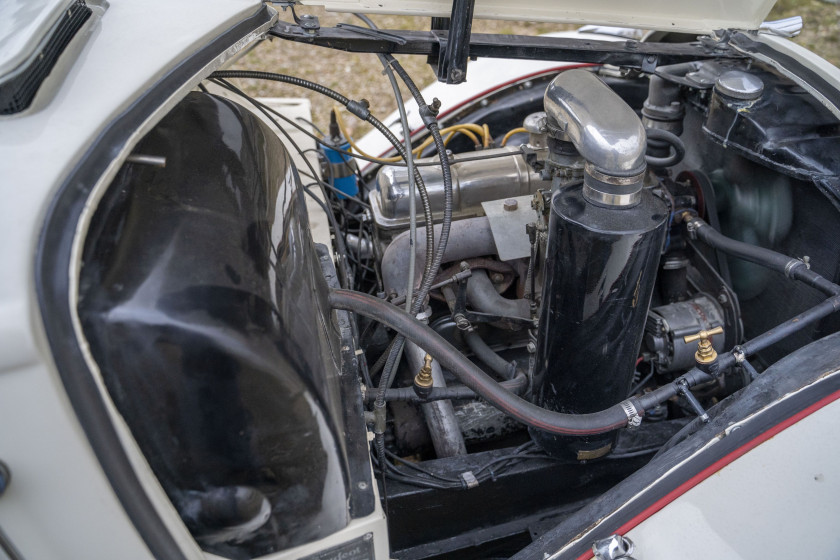 1938 Peugeot 402 Éclipse "coupé-cabriolet transformable"