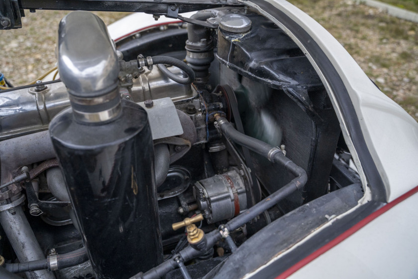 1938 Peugeot 402 Éclipse "coupé-cabriolet transformable"