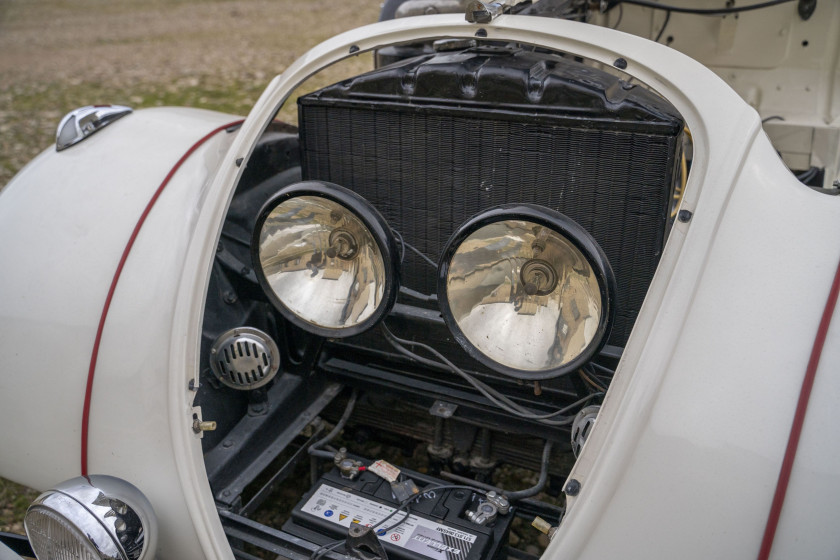 1938 Peugeot 402 Éclipse "coupé-cabriolet transformable"