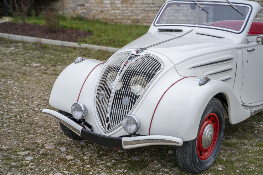 1938 Peugeot 402 Éclipse "coupé-cabriolet transformable"