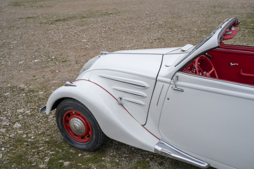 1938 Peugeot 402 Éclipse "coupé-cabriolet transformable"