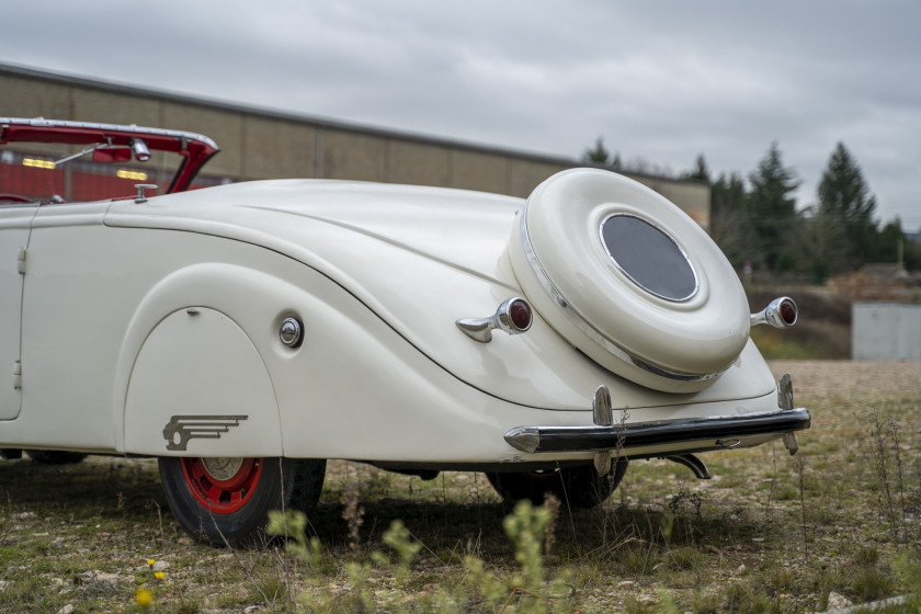 1938 Peugeot 402 Éclipse "coupé-cabriolet transformable"