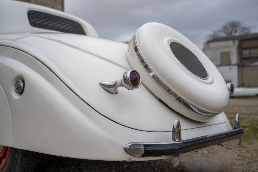1938 Peugeot 402 Éclipse "coupé-cabriolet transformable"