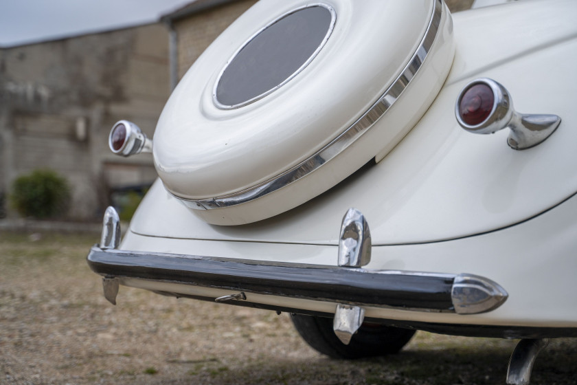 1938 Peugeot 402 Éclipse "coupé-cabriolet transformable"