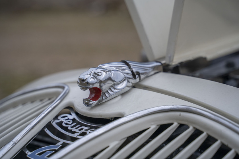 1938 Peugeot 402 Éclipse "coupé-cabriolet transformable"