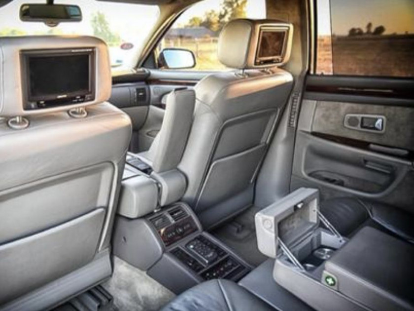 2001 Audi A8 W12 6.0L de Johnny Hallyday  Sans réserve