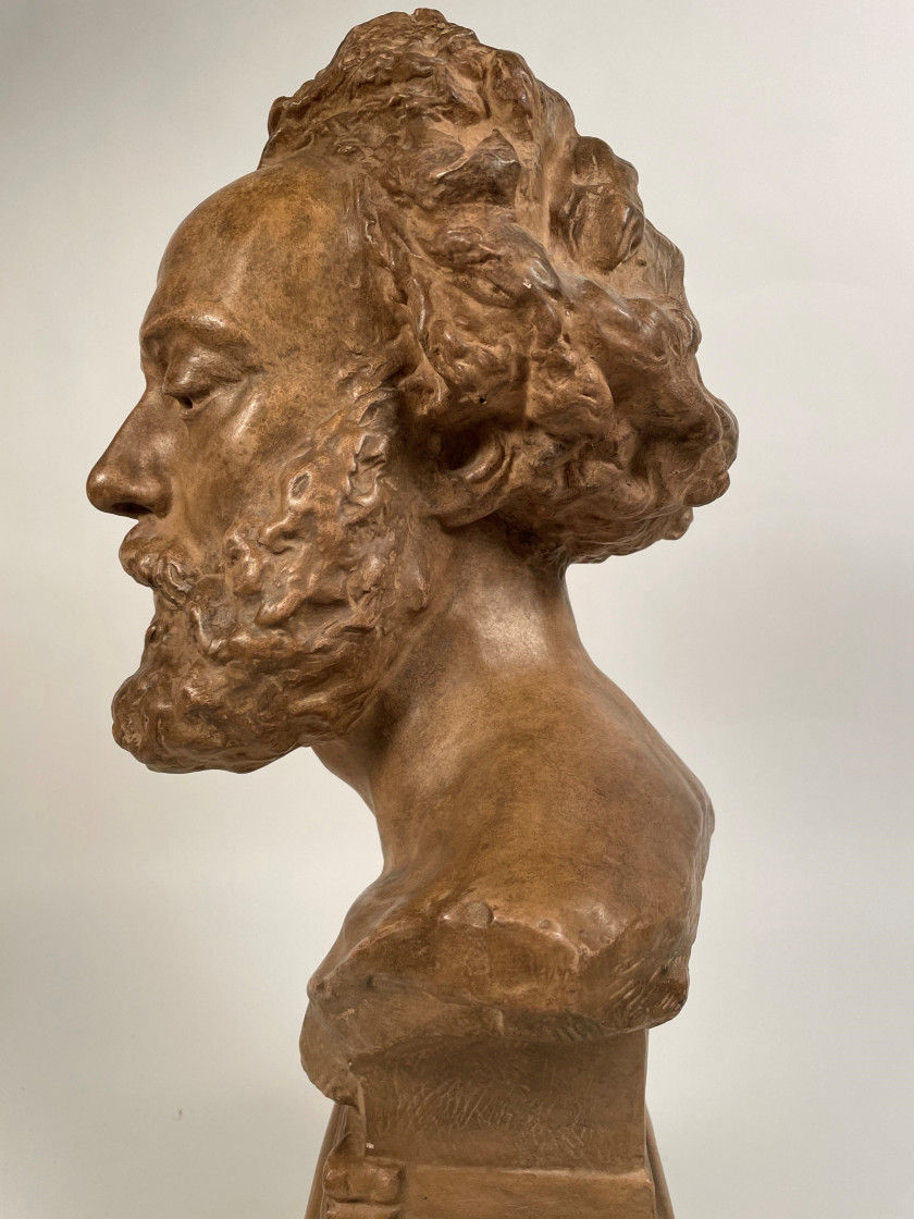 Jean-Baptiste CARPEAUX Valenciennes,1827 - Courbevoie, 1875 Portrait du peintre Bruno Chérier (1817-1880) Buste en plâtre patiné