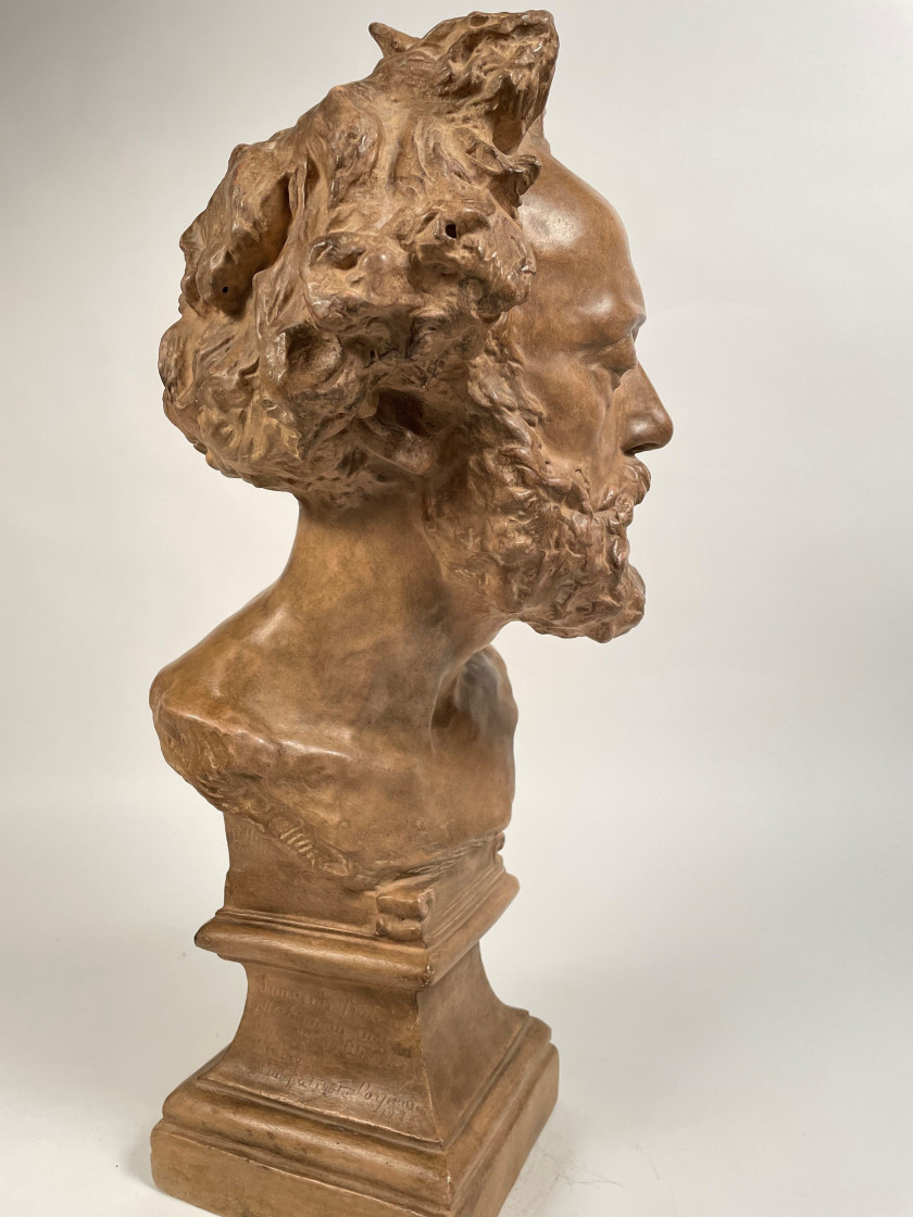 Jean-Baptiste CARPEAUX Valenciennes,1827 - Courbevoie, 1875 Portrait du peintre Bruno Chérier (1817-1880) Buste en plâtre patiné
