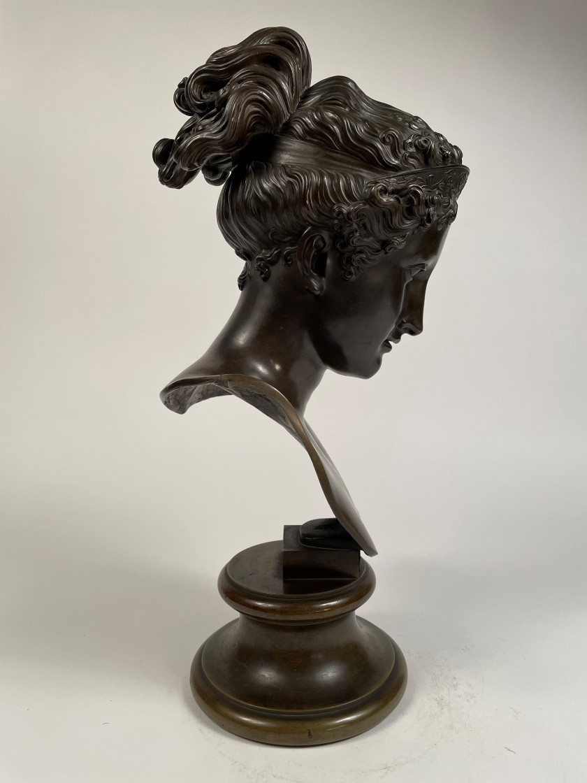 Ecole française de la première partie du XIXe siècle D'après Antonio Canova Hébé Bronze à patine brune