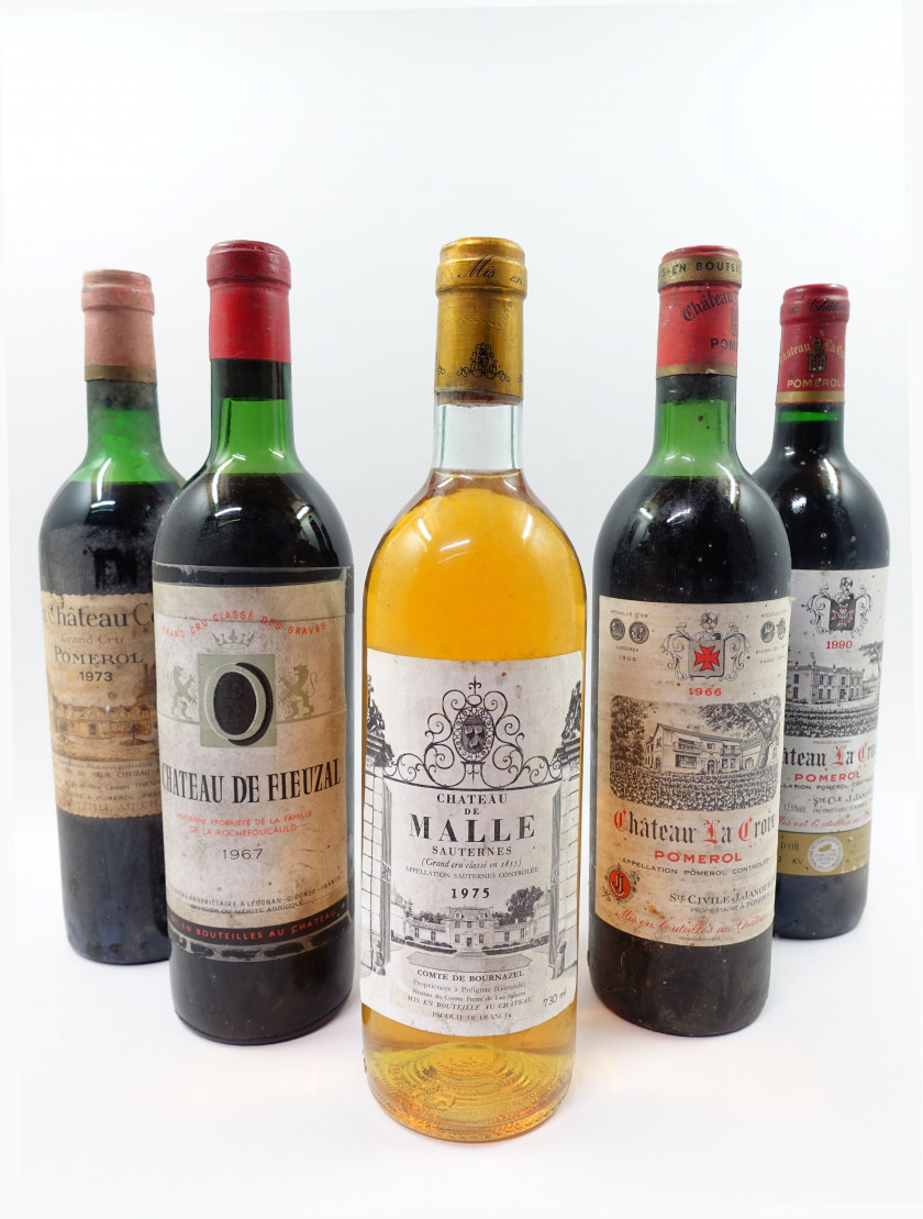 5 bouteilles 1 bt : VIEUX CHÂTEAU CERTAN 1973 Pomerol (mi-épaule, étiquette abimée)