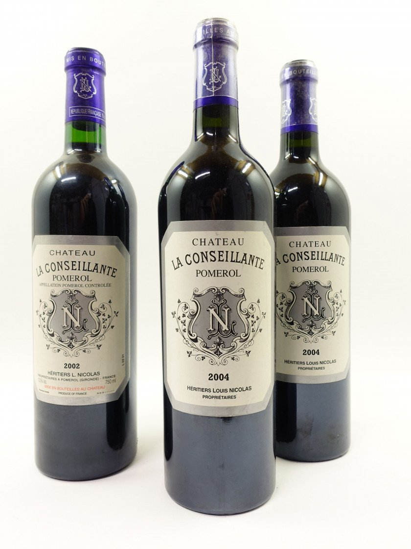 3 bouteilles 1 bt : CHÂTEAU LA CONSEILLANTE 2002 Pomerol (étiquette fanée)