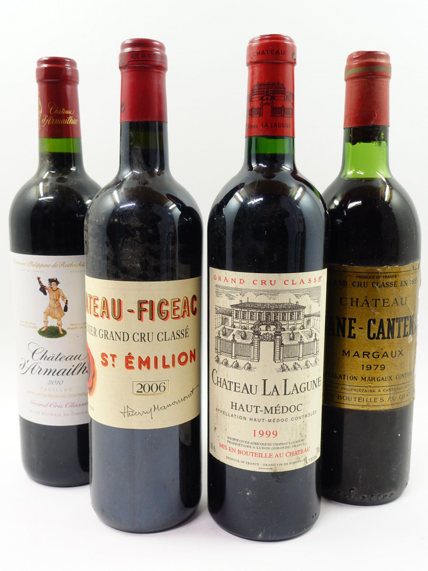 6 bouteilles 3 bts : CHÂTEAU D'ARMAIHAC 2010 5è GC Pauillac (étiquettes léger tachées)