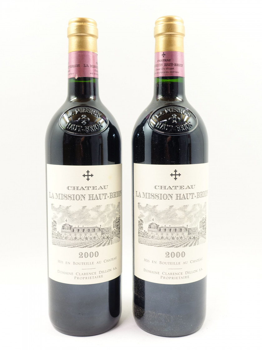 6 bouteilles CHÂTEAU LA MISSION HAUT BRION 2000 CC Pessac Léognan (surcapsules CRD dorées) Caisse bois d'origine (abimée)