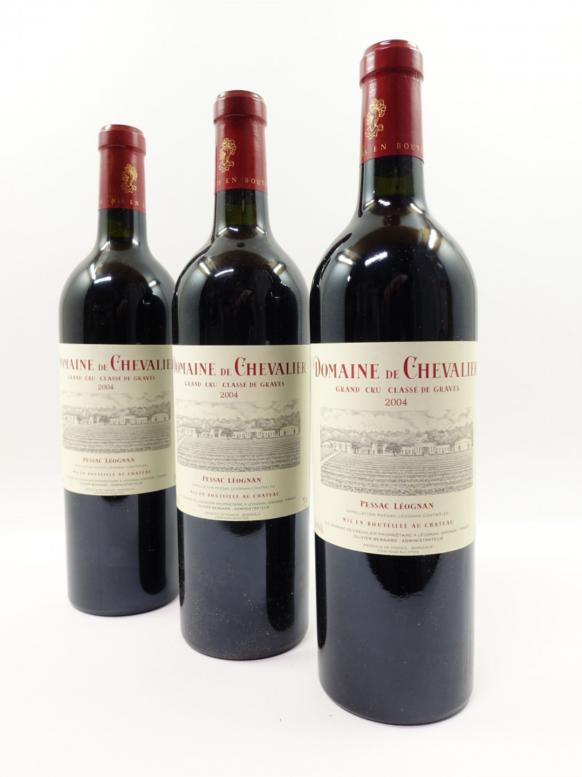 10 bouteilles DOMAINE DE CHEVALIER 2004 CC Pessac Léognan (base goulot)