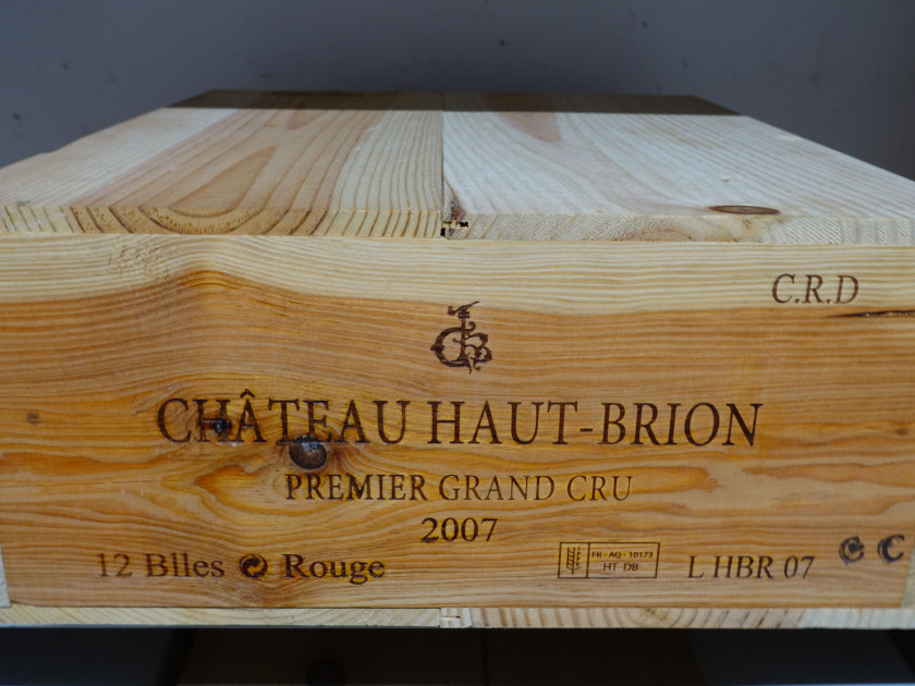 12 bouteilles CHÂTEAU HAUT BRION 2007 1er GC Pessac Léognan