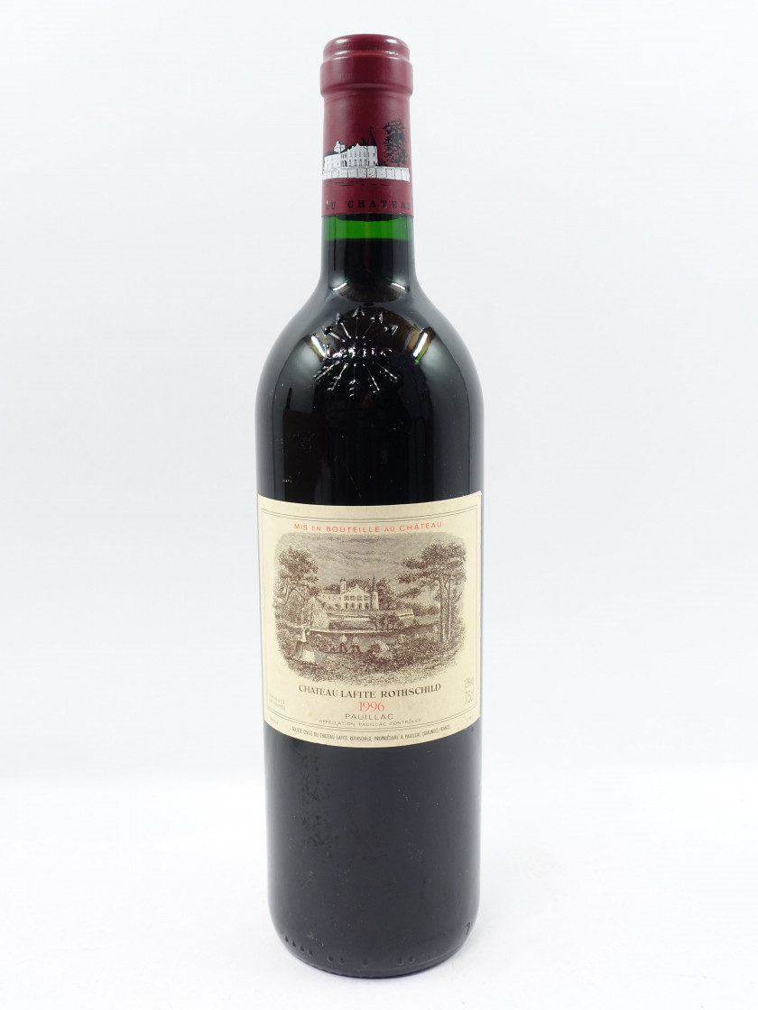 1 bouteille CHÂTEAU LAFITE ROTHSCHILD 1996 1er GC Pauillac (étiquette léger tachée)