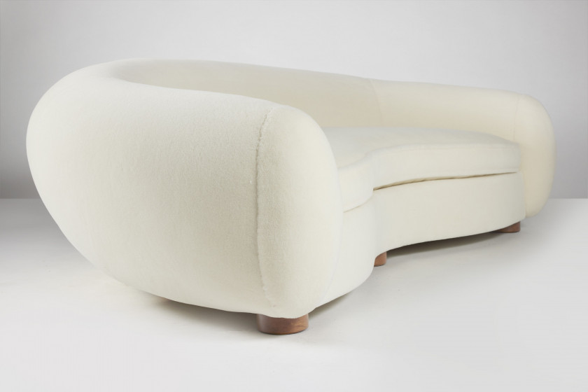 Jean ROYÈRE 1902-1981 Canapé modèle « Boule » dit « Ours polaire » - le modèle créé en 1947