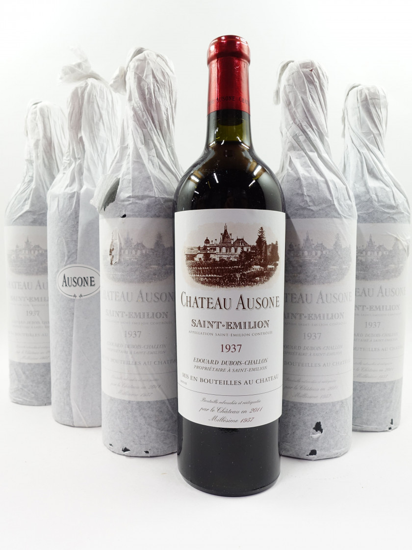 6 bouteilles CHÂTEAU AUSONE 1937 1er GCC (A) Saint Emilion (indication au bas des étiquettes "Rebouchée et réétiquettée par le Château