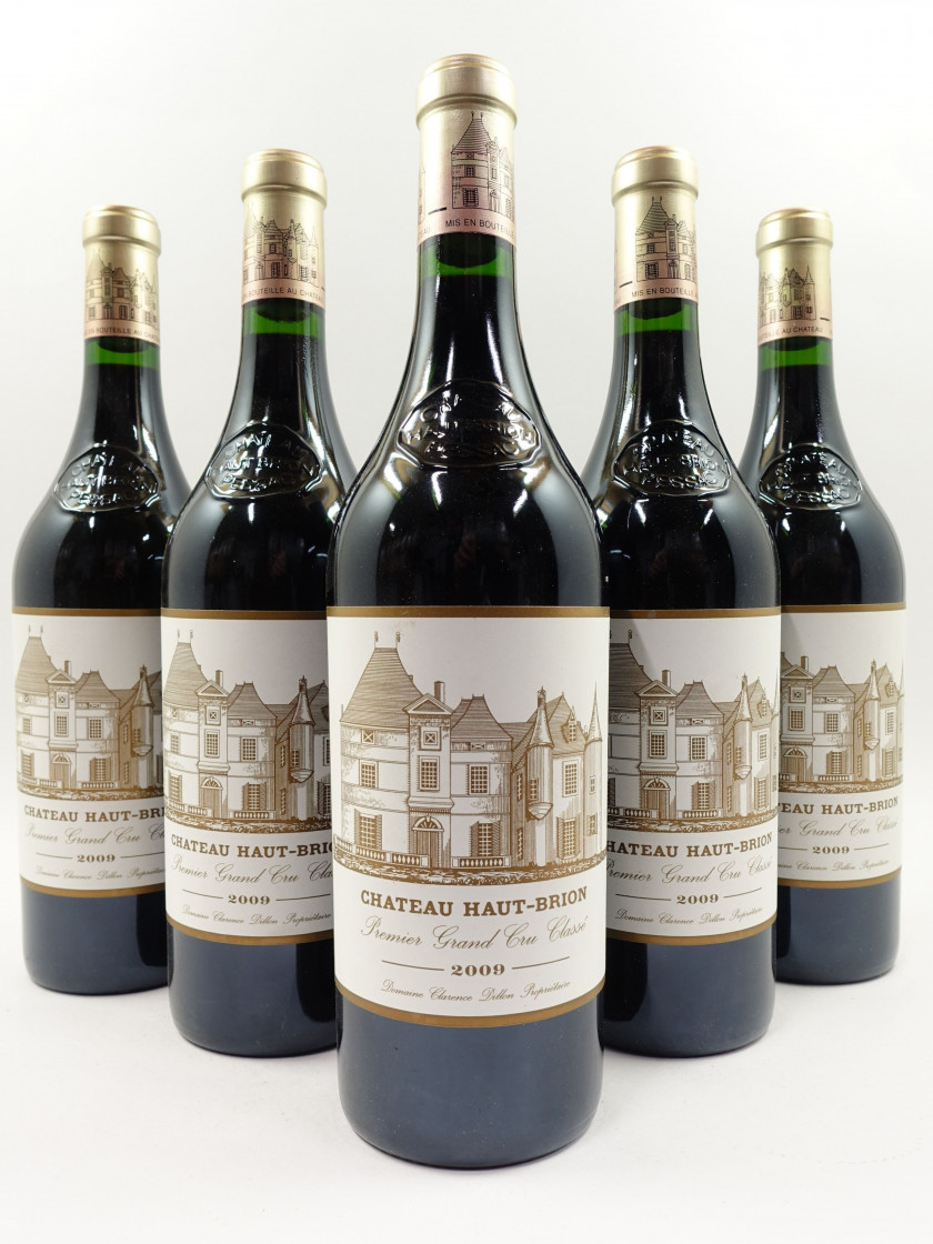 5 bouteilles CHÂTEAU HAUT BRION 2009 1er GC Pessac Léognan (contre étiquettes léger tachées