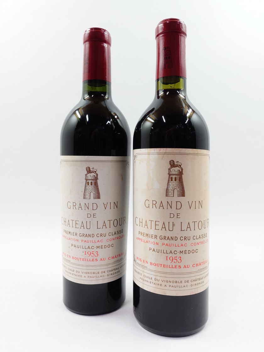 2 bouteilles CHÂTEAU LATOUR 1953 1er GC Pauillac (étiquettes d'origine léger tachées